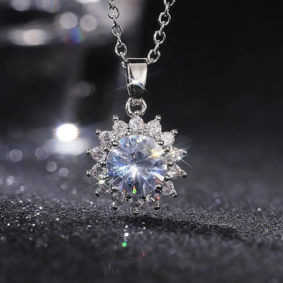 🍁 Shiny Round Sun Flower CZ Silver Romantic Necklace for Women, EVGG1099 - Picture 1 of 3